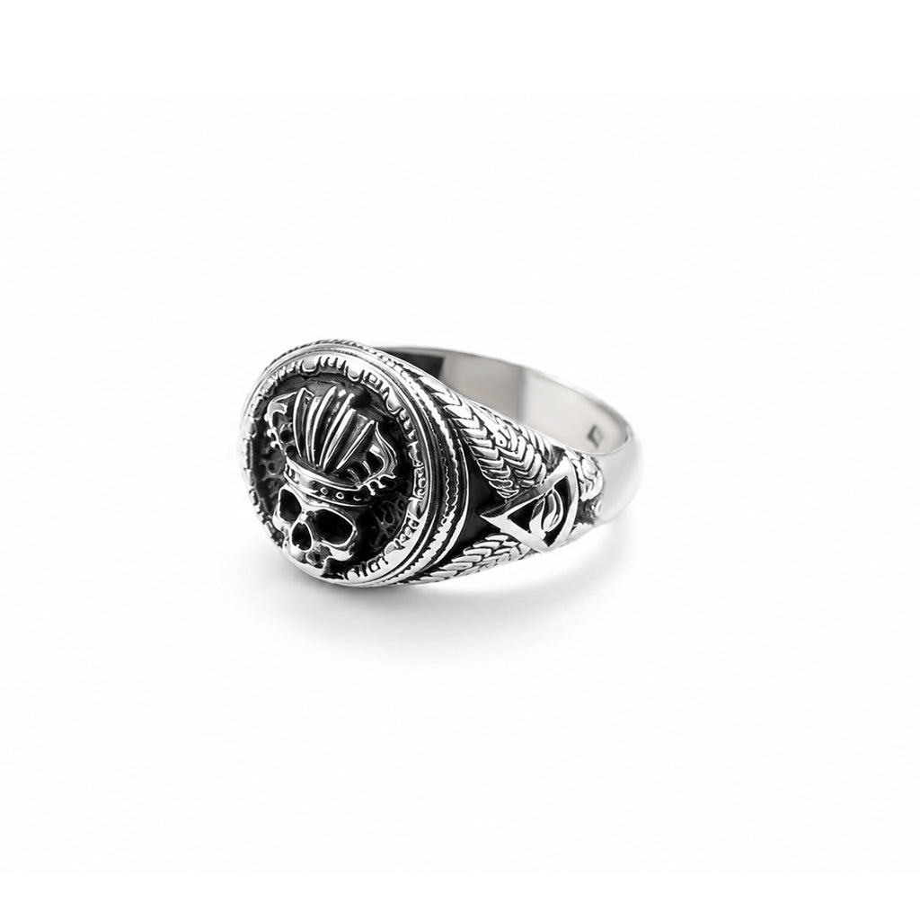 Skull ring