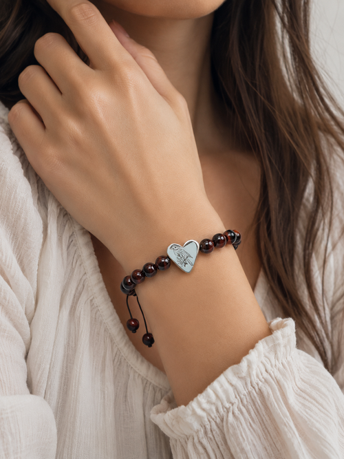 Bracelets Silver and tiger stones, any natural