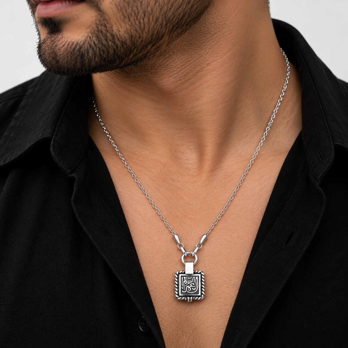 Necklace ‘العمر السالم’