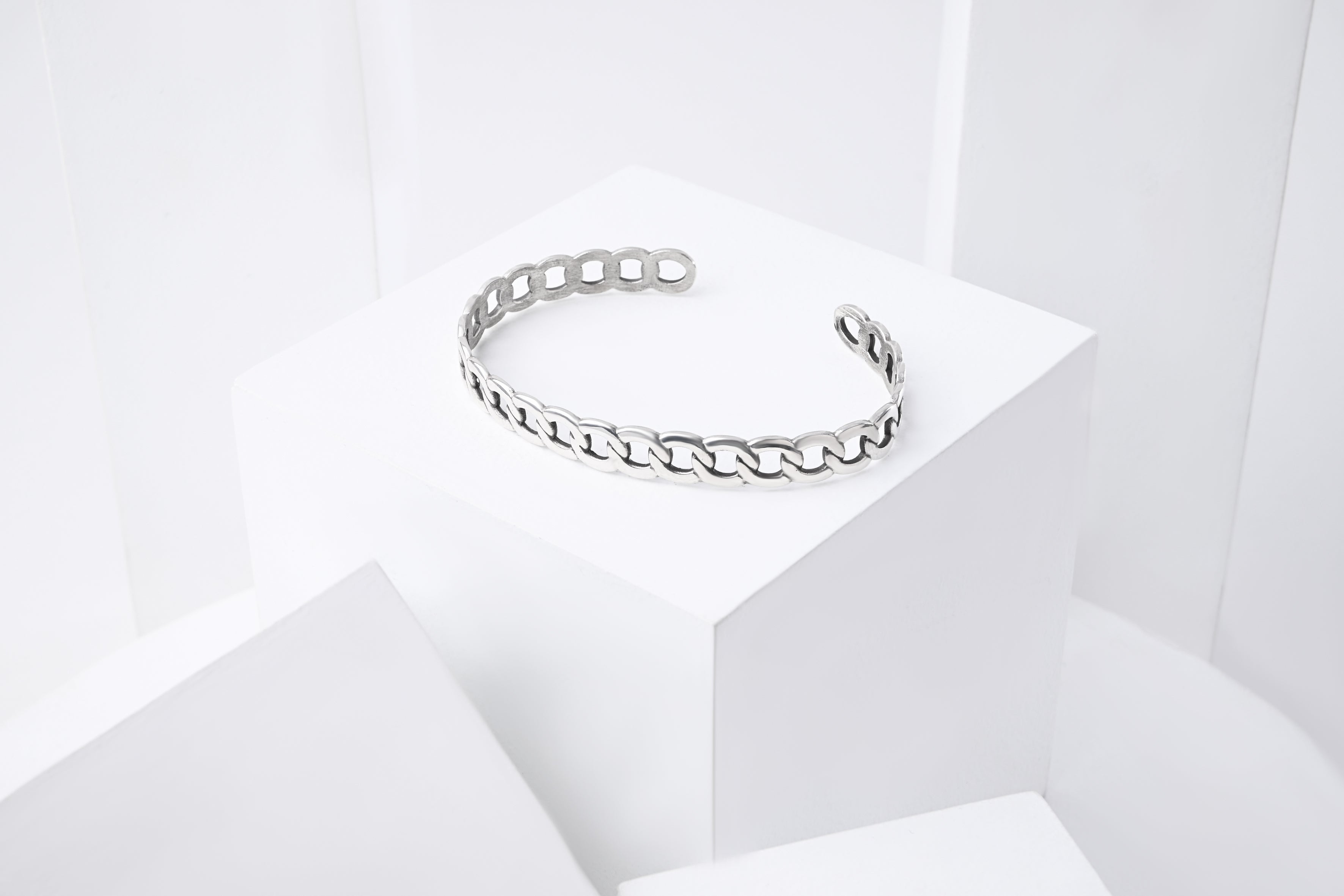 delicate gourmet bracelets