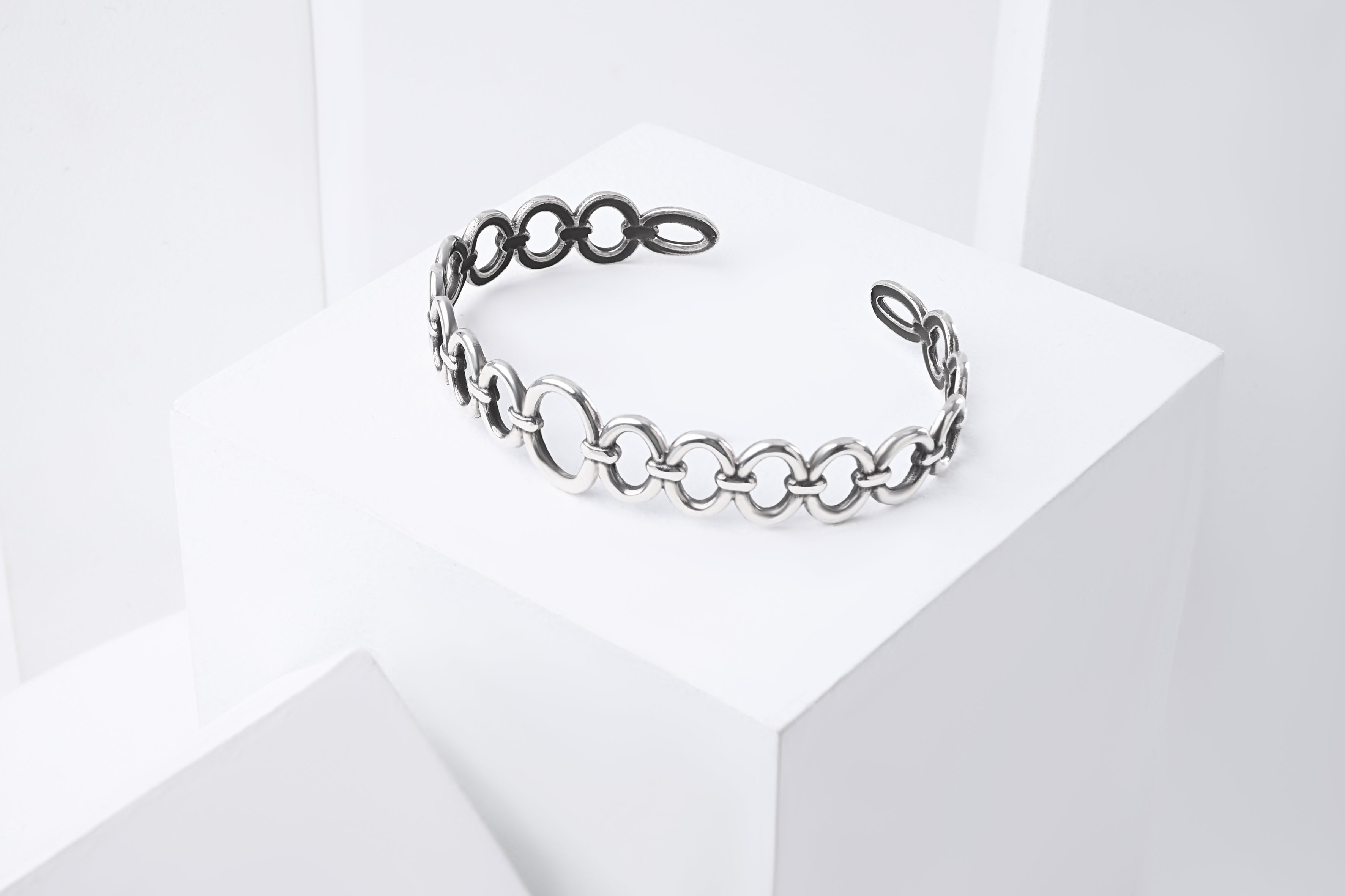 Ring bracelet