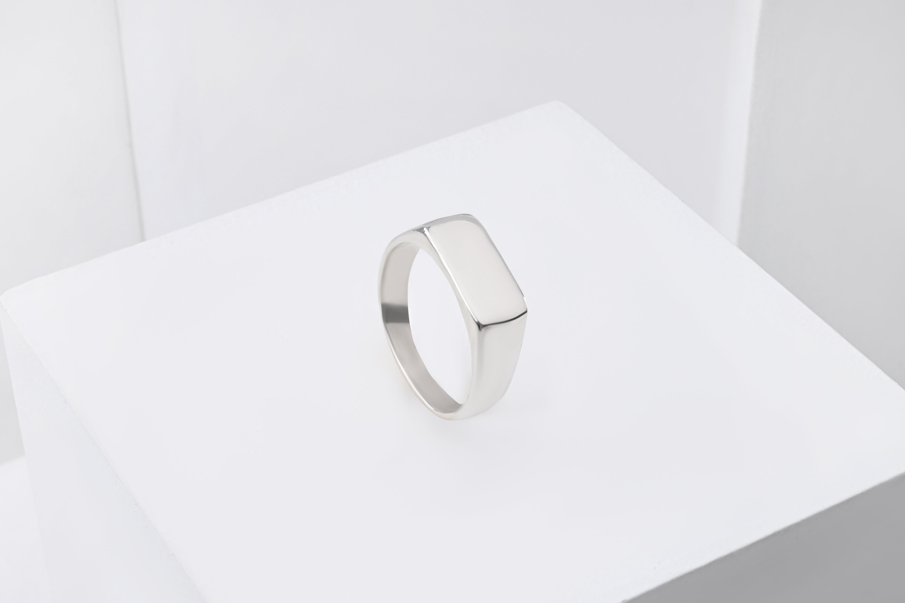 Classic Bar Ring