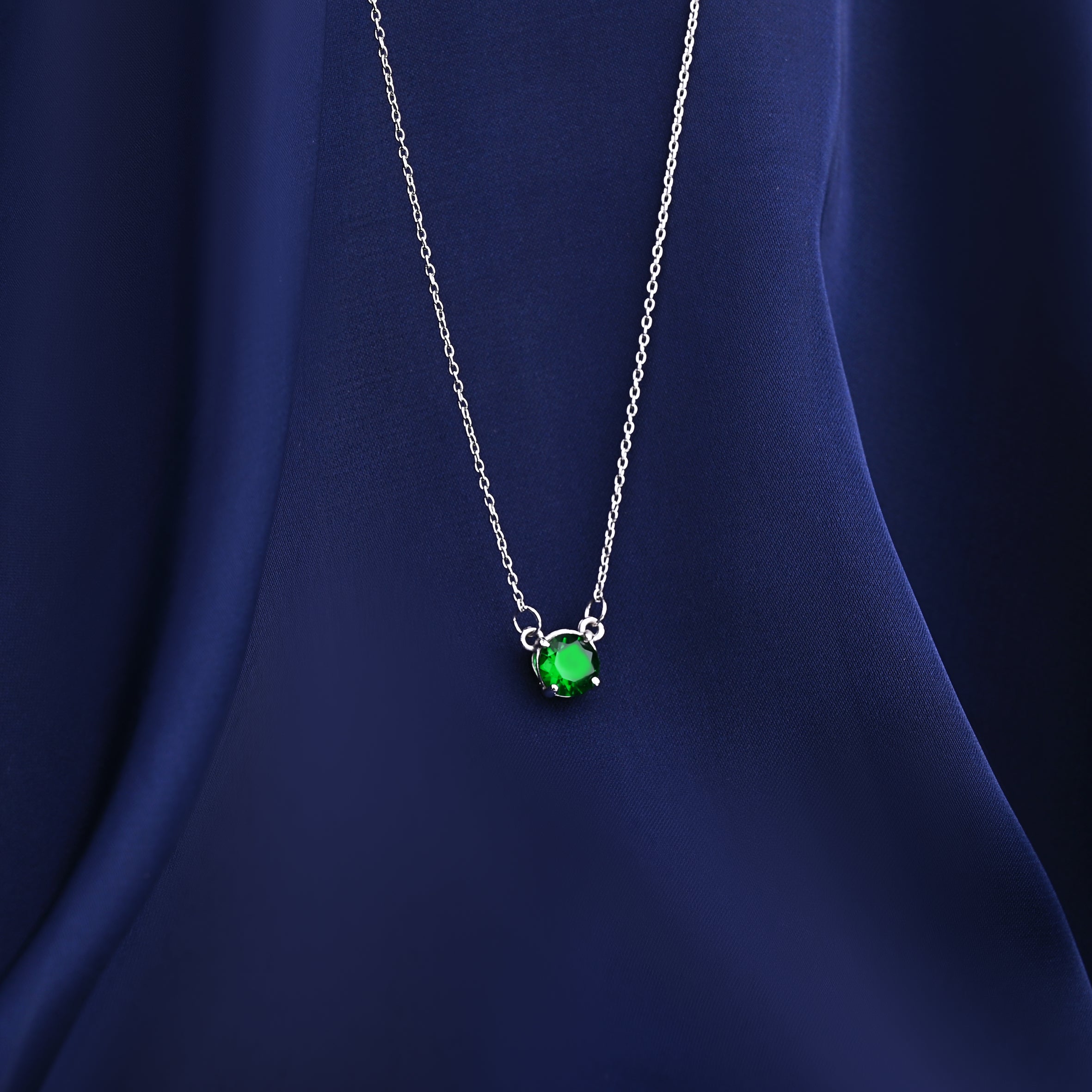 Emerald Spark Silver Necklace
