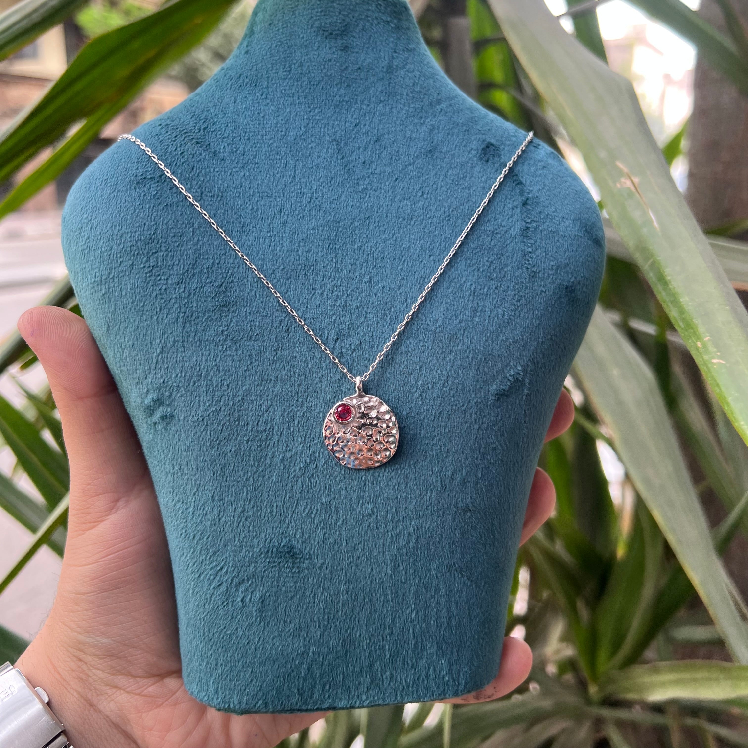 Hammered Circle Red Stone Necklace