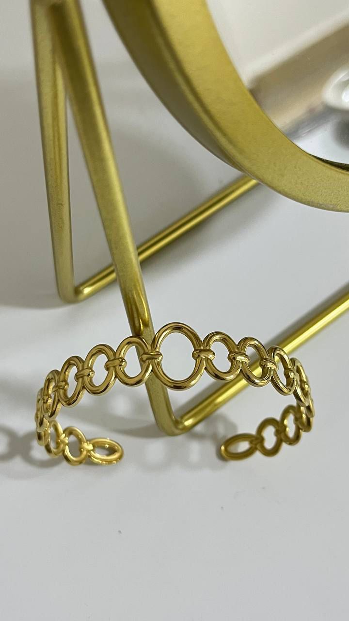 Hollow Link Bracelet