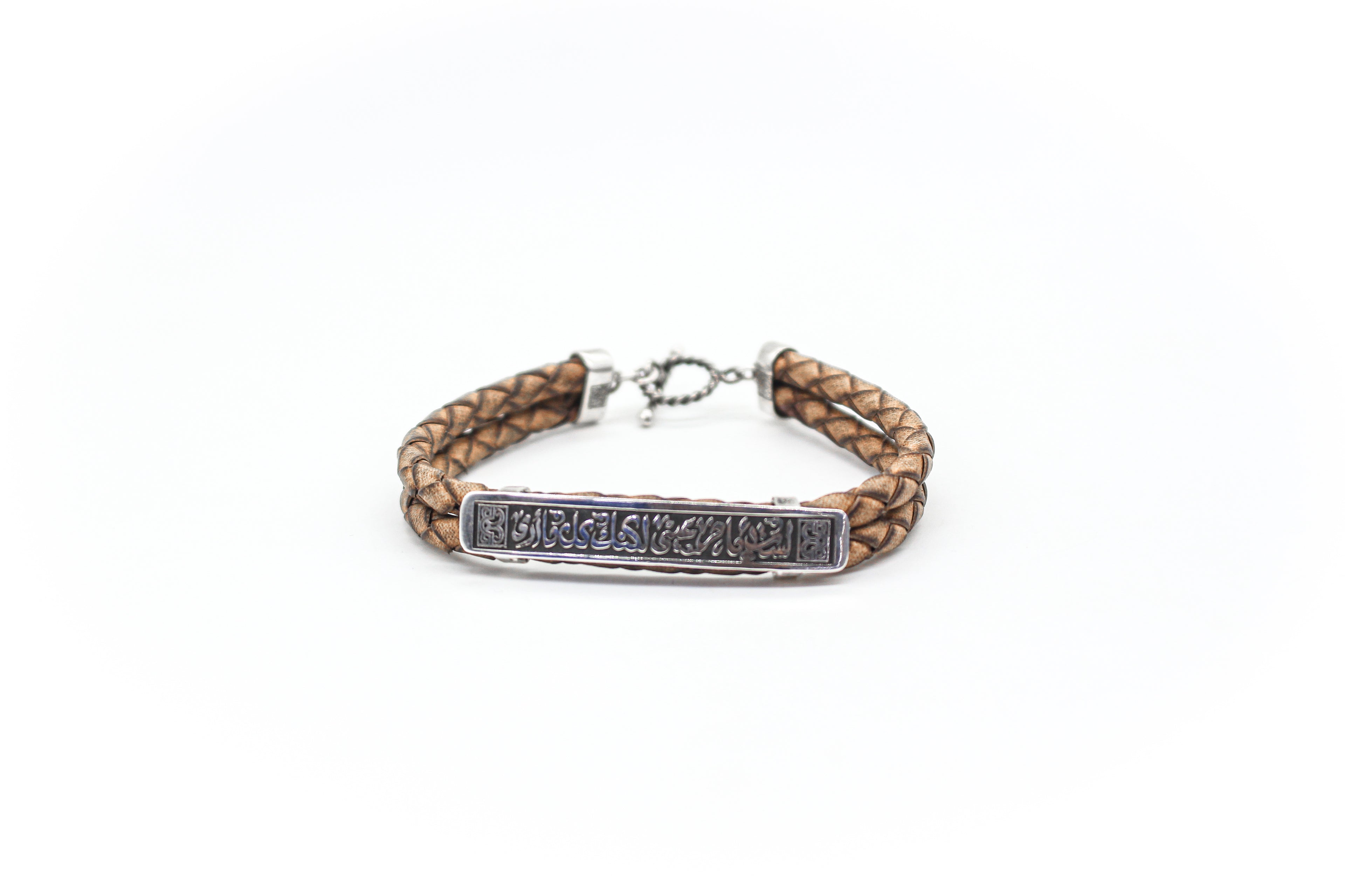 Bracelet لستَ أمام عينِي لكنّكِ كُل مَا أرَى