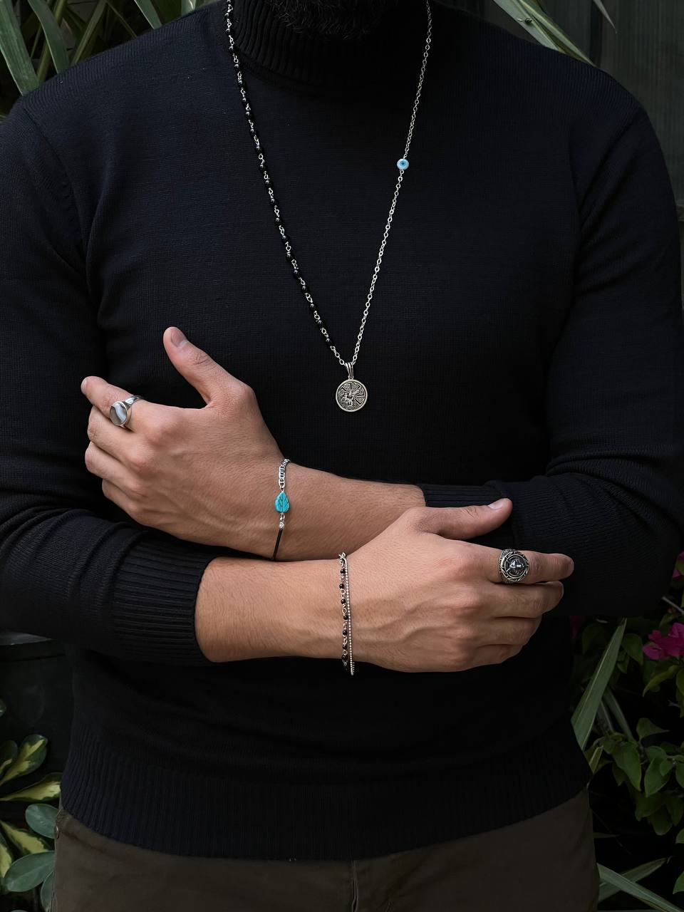 Wolf shape & Onyx Stone Necklace